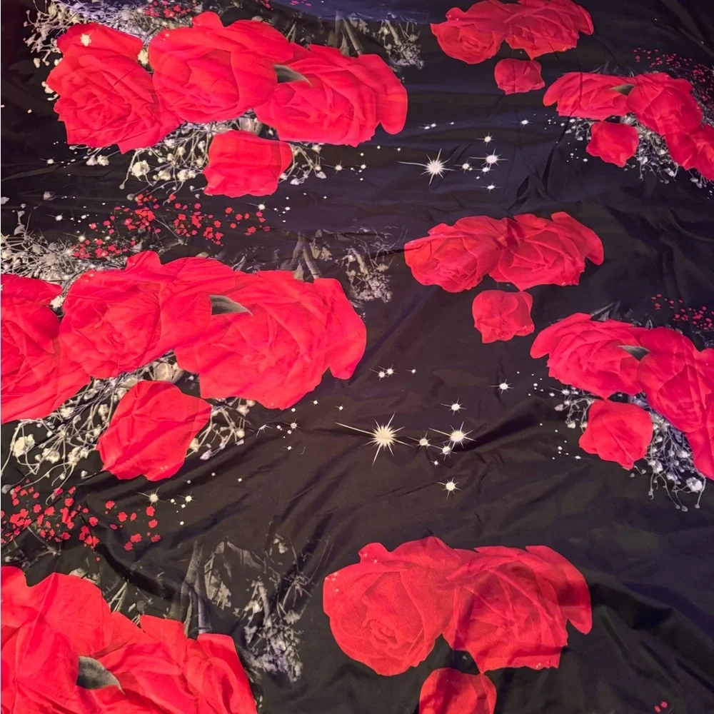 ★ King Flat Sheet & 2 King Shams Red Rose Floral Black Bedding Set